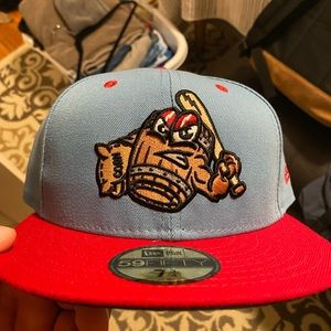 New Era minor league baseball hat. Louisville Bats Mashers. NWT 7 3/4 never worn
